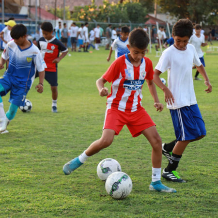 Inicia Academia Deportiva de futbol en Cihuatlán