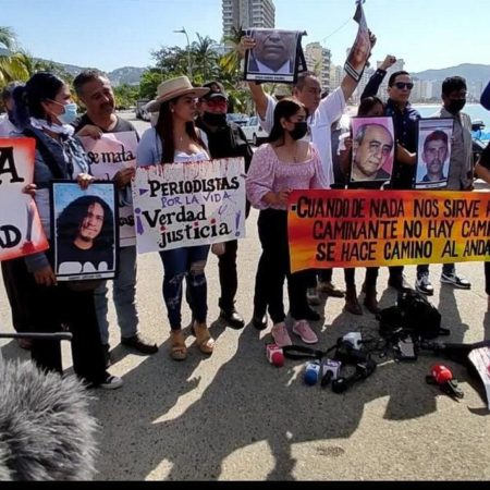 Periodistas de Acapulco protestan por el asesinato de Fredid Román – El Occidental
