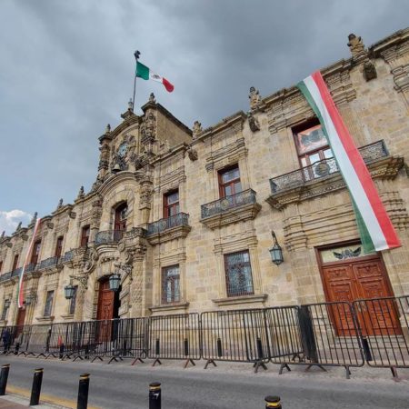 Fiestas Patrias: Todo listo para que los tapatíos griten ¡Viva México! en Plaza de Armas – El Occidental