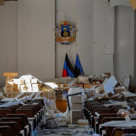 Ucrania destruye el ayuntamiento prorruso en Donetsk – El Occidental