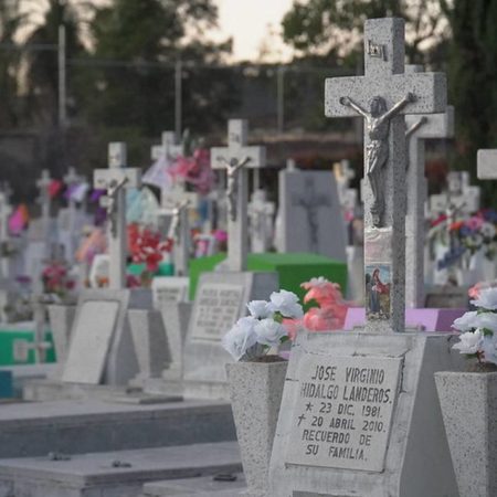 Día de Muertos: Afluencia de visitantes a los cementerios de Zapopan es de cerca de 50 mil personas – El Occidental