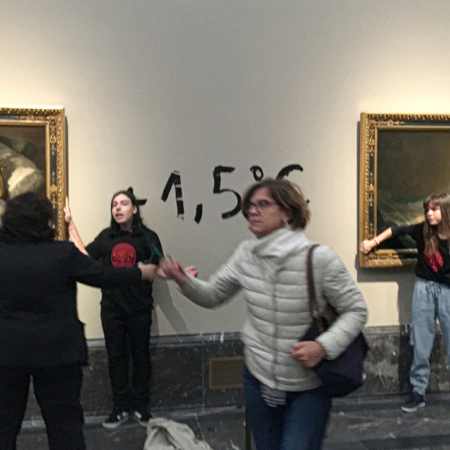 Dos activistas se pegan a los marcos de “Las majas” de Goya en Museo del Prado – El Occidental