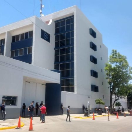 Vinculan a proceso a menor detenido dentro de un colegio con arma de fuego en Guadalajara – El Occidental