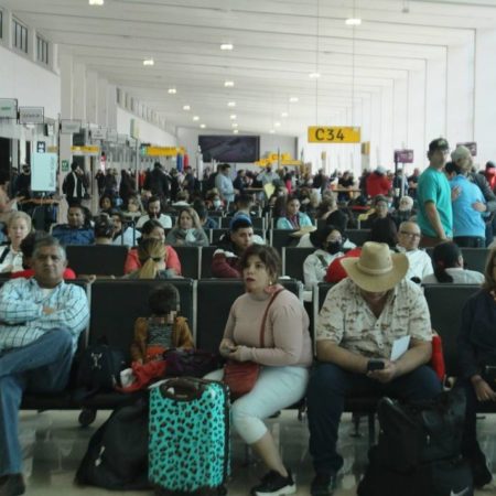 Aeropuerto de Guadalajara: Cientos de personas pasaron la Navidad en este, sus vuelos no salieron [Fotos] – El Occidental