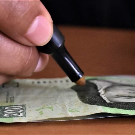 Producción de billetes falsos alcanzan niveles récord en 2022 – El Occidental