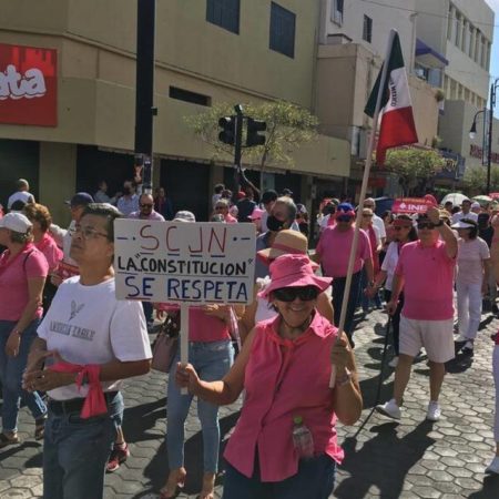 Alrededor de dos mil colimenses participaron en la marcha Yo Defiendo al INE – El Occidental