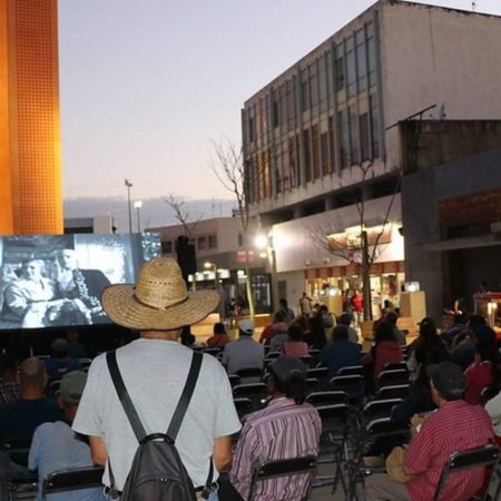 Cine al aire libre gratis en Plaza Luis Barragán: Checa los horarios – El Occidental