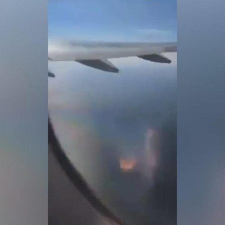 Explosión y flamazo en un avión de Viva Aerobús, los obliga a regresar a Puerto Vallarta – El Occidental